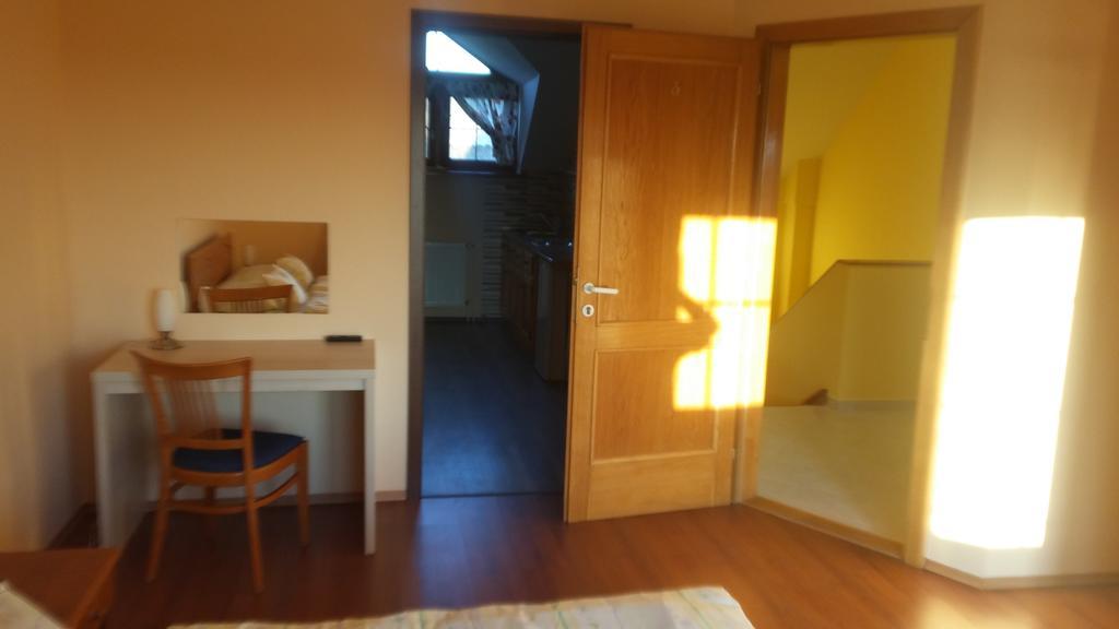 Ciklamen Apartman Gyenesdias Exterior photo