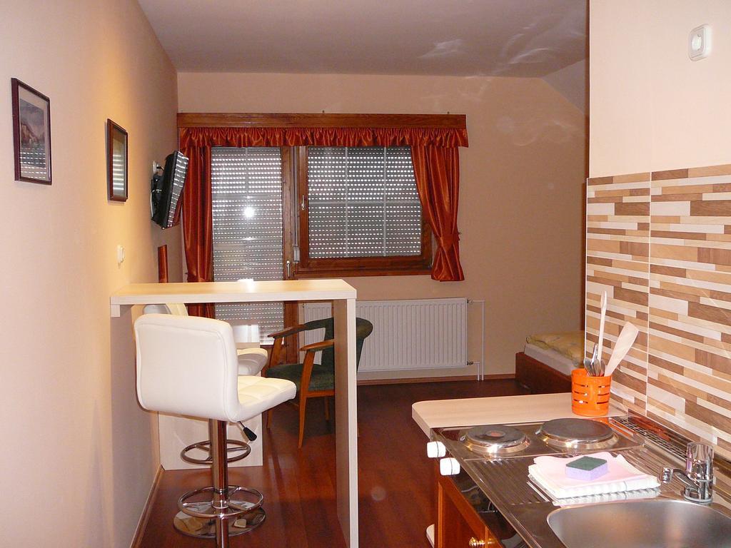 Ciklamen Apartman Gyenesdias Exterior photo